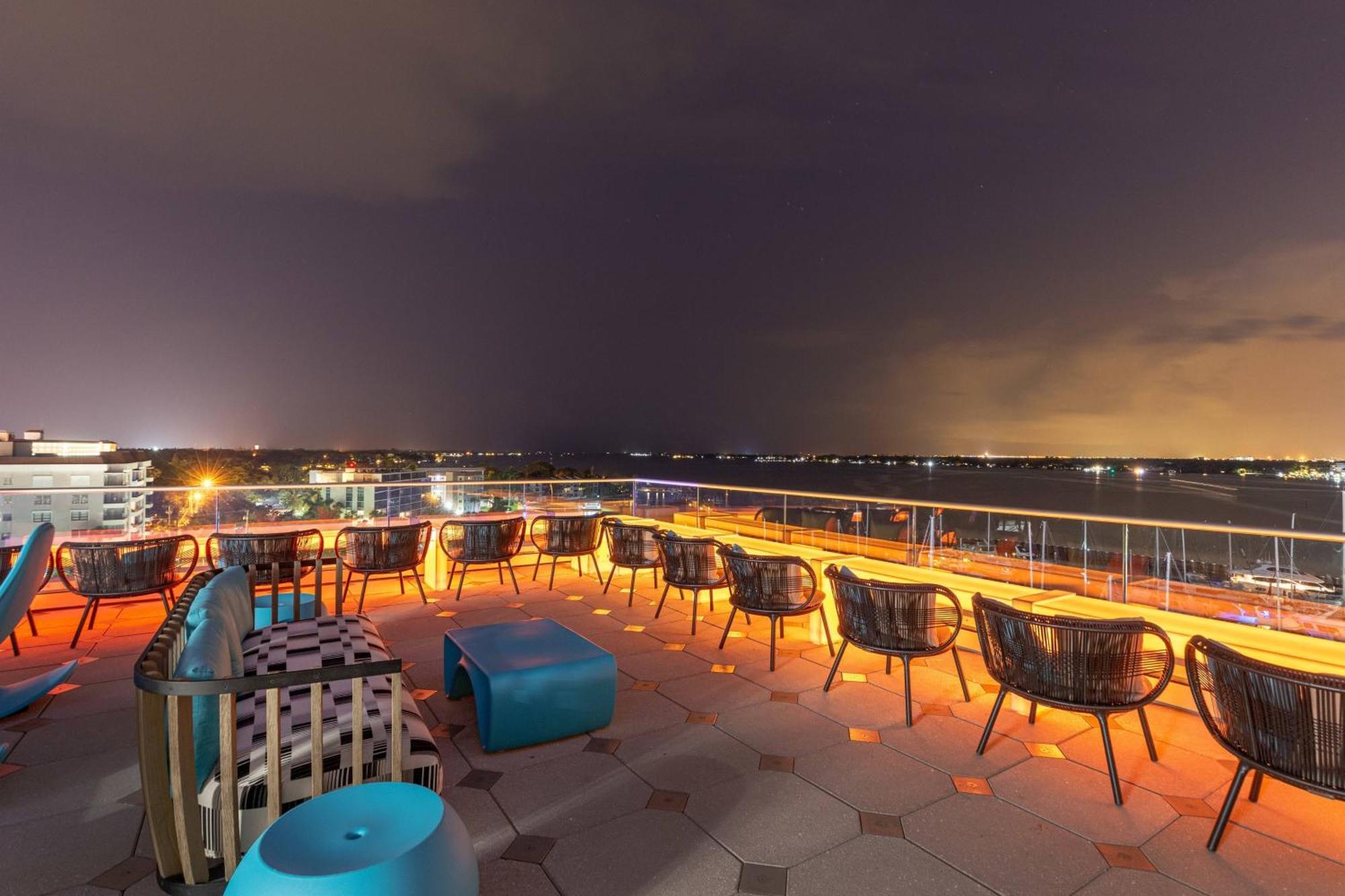 Springhill Suites By Marriott Bradenton Downtown/Riverfront Exterior photo